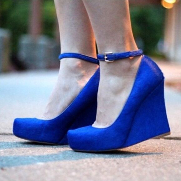 Ann Taylor Calf Hair Wedge Ankle Strap Shoe Cobalt Blue 6 - Picture 1 of 8